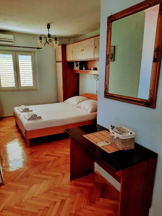 Apartments Neno กอร์จูลา ภายนอก รูปภาพ
