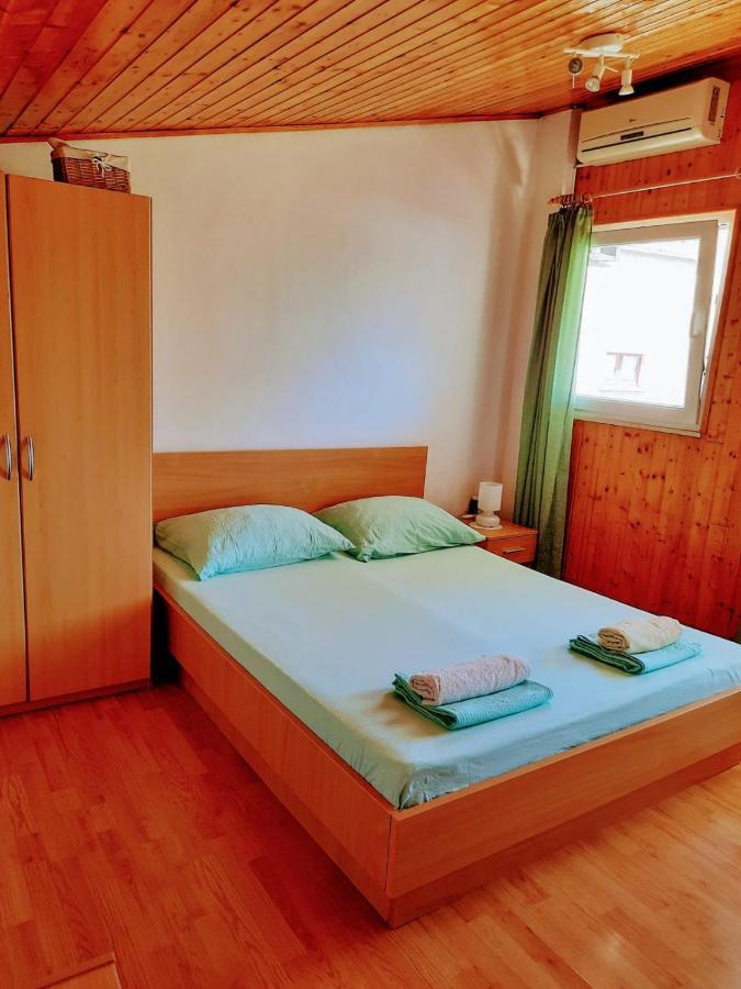 Apartments Neno กอร์จูลา ภายนอก รูปภาพ